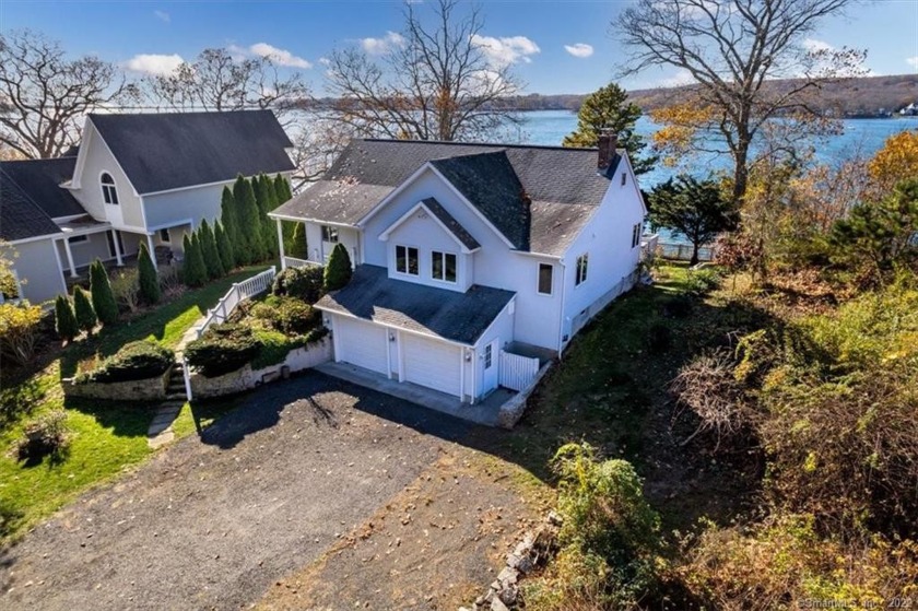 Beautiful Waterfront home with panoramic views of the Niantic - Beach Home for sale in Waterford, Connecticut on Beachhouse.com
