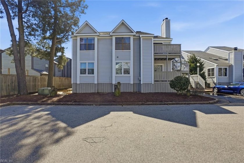 Tucked away on a quiet cul-de-sac in one of Virginia Beach's - Beach Townhome/Townhouse for sale in Virginia Beach, Virginia on Beachhouse.com