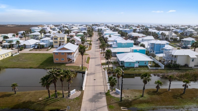 Looking for a lot in Port Aransas??? This corner lot is located - Beach Lot for sale in Port Aransas, Texas on Beachhouse.com