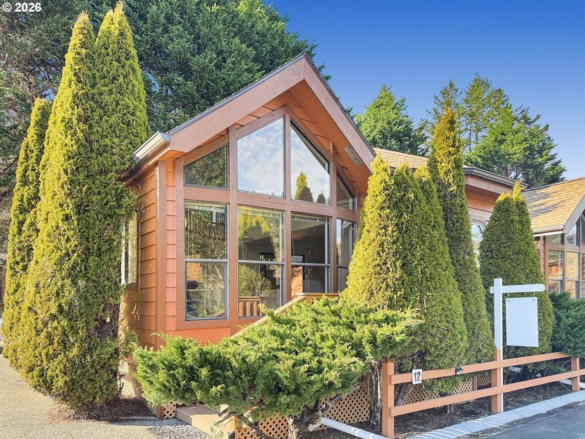 Enjoy this Life on the River Cottage in the quiet Chetco River - Beach Home for sale in Brookings, Oregon on Beachhouse.com