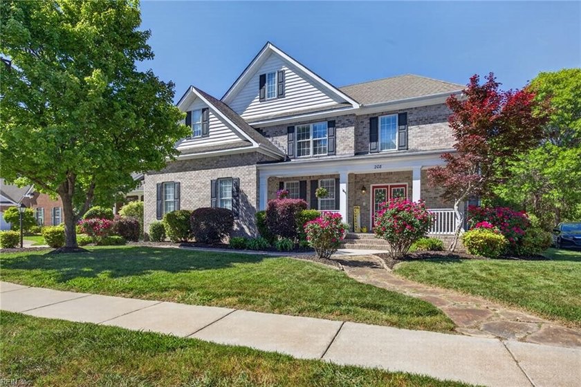Spacious, elegant, & beautifully maintained, this all-brick home - Beach Home for sale in Chesapeake, Virginia on Beachhouse.com