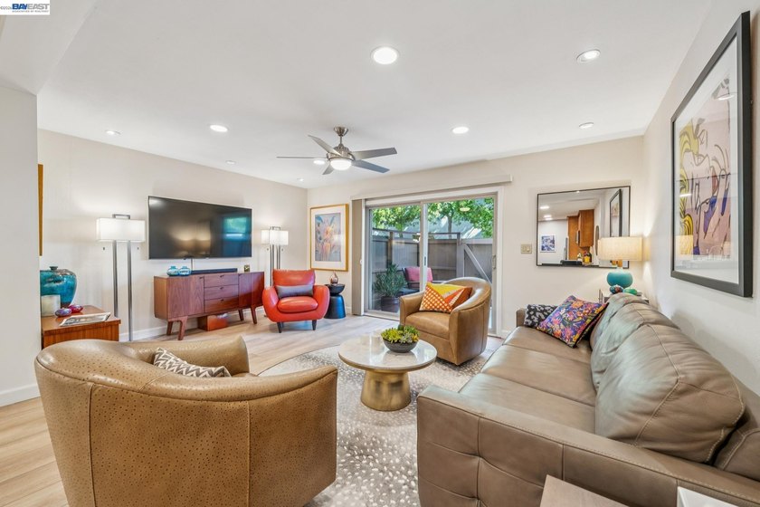 Live like you're on vacation in this upgraded 1BD/1BA - Beach Condo for sale in Alameda, California on Beachhouse.com