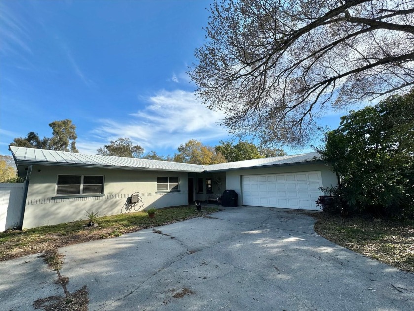 Very desirable Clearwater location on oversized lot (.42 acres) - Beach Home for sale in Clearwater, Florida on Beachhouse.com