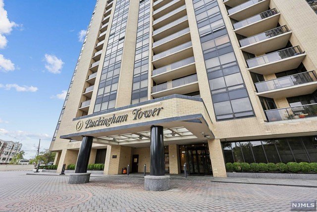 Welcome to Luxury Living!  Discover elegance and comfort in this - Beach Condo for sale in Fort Lee, New Jersey on Beachhouse.com