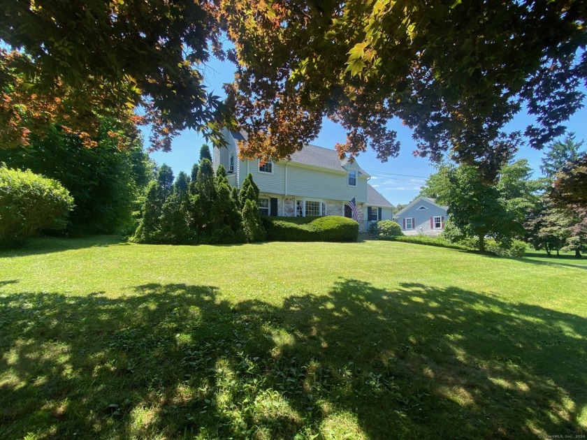 Welcome to 37 COPSE ROAD! Ideally situated to the Town Green - Beach Home for sale in Madison, Connecticut on Beachhouse.com