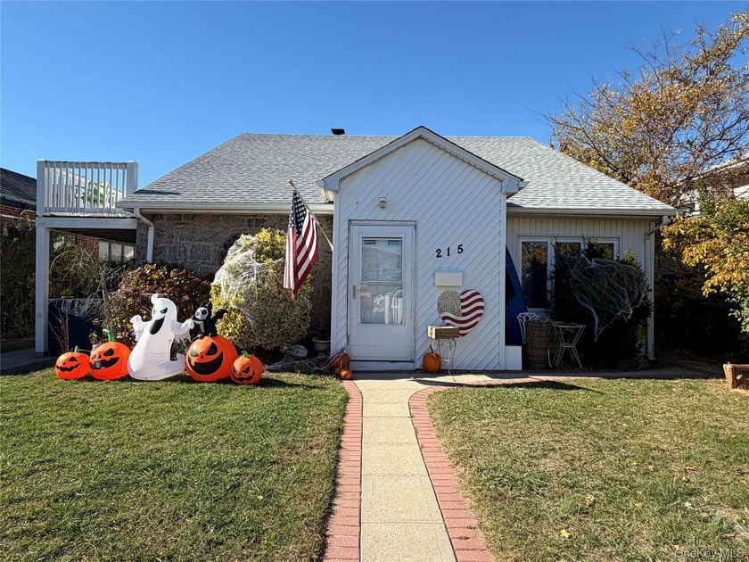 Coastal Elegance Meets Everyday Living - Your Long Beach - Beach Home for sale in Long Beach, New York on Beachhouse.com