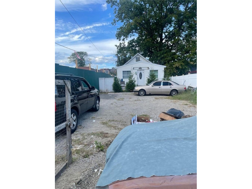 This property presents an excellent opportunity for investors - Beach Commercial for sale in Bronx, New York on Beachhouse.com