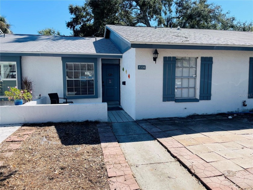 Charming 2BR/1BA villa for all ages in unincorporated St. Pete! - Beach Home for sale in St. Petersburg, Florida on Beachhouse.com