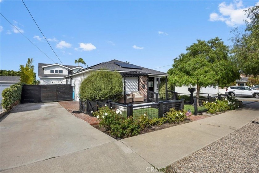 Discover a property that beautifully blends classic charm with - Beach Townhome/Townhouse for sale in El Segundo, California on Beachhouse.com