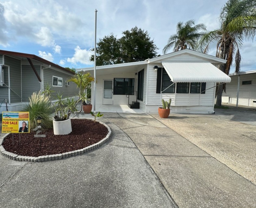 Move In Ready!! 55+ NICE Completely Updated 1Bed/1Bath with - Beach Home for sale in Port Richey, Florida on Beachhouse.com