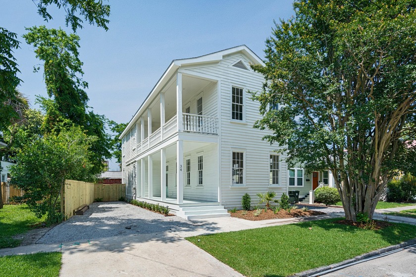 Situated in downtown Charleston, 34 Lenox Street was beautifully - Beach Home for sale in Charleston, South Carolina on Beachhouse.com