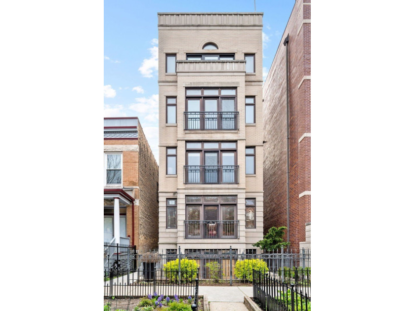 Set on a picturesque, tree-lined street in a premier Lakeview - Beach Condo for sale in Chicago, Illinois on Beachhouse.com