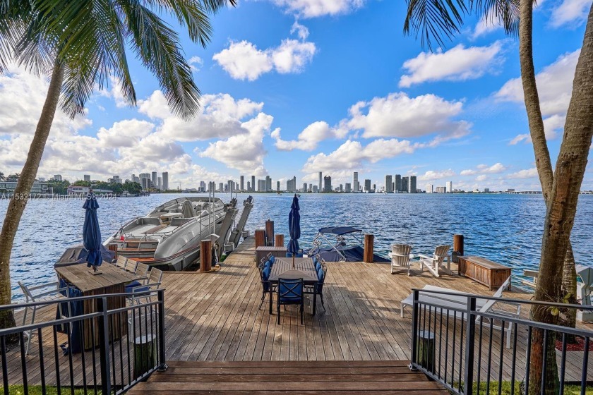 One of the very best lots on the Venetian Islands is now - Beach Home for sale in Miami Beach, Florida on Beachhouse.com
