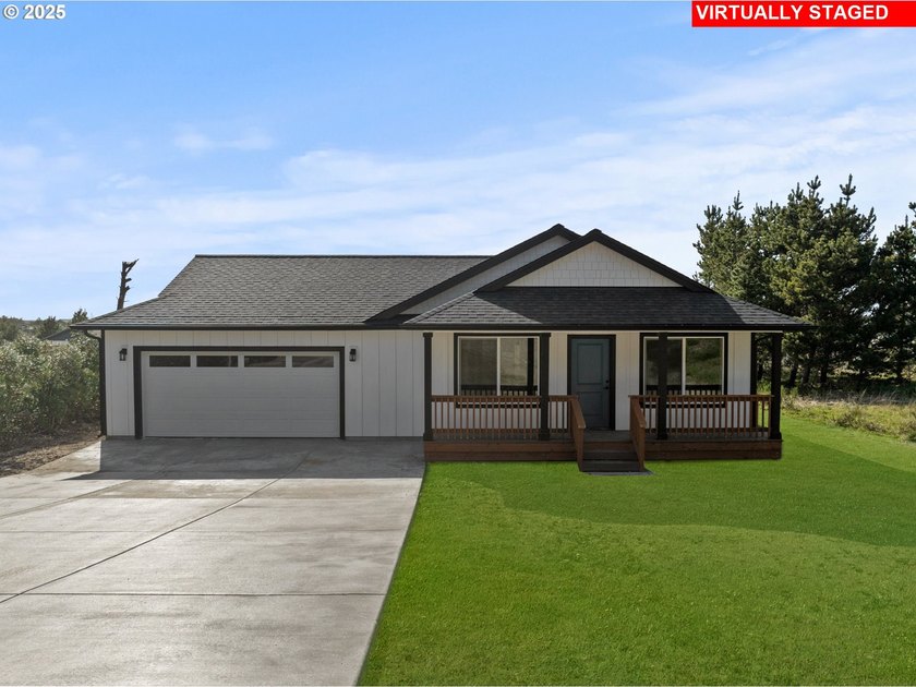 Located less than a quarter mile from the beach, this - Beach Home for sale in Ocean Park, Washington on Beachhouse.com