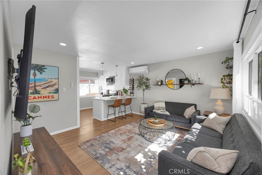 Welcome to this charming duplex in the circle area of Long - Beach Townhome/Townhouse for sale in Long Beach, California on Beachhouse.com