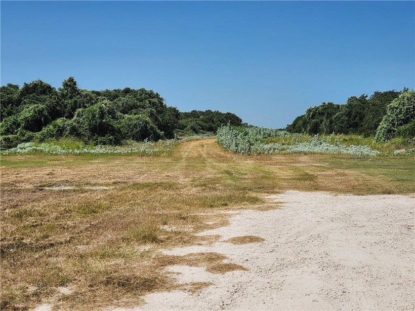 Great long term investment opportunity! Currently Saunders - Beach Lot for sale in Aransas Pass, Texas on Beachhouse.com