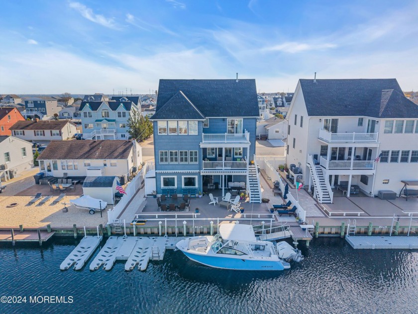 Welcome to your DREAM home! True elegance is just one way to - Beach Home for sale in Toms River, New Jersey on Beachhouse.com