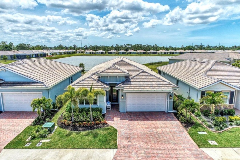 Are You Looking for a HUGE LAKE VIEW in a GATED MAINTENANCE FREE - Beach Home for sale in Venice, Florida on Beachhouse.com