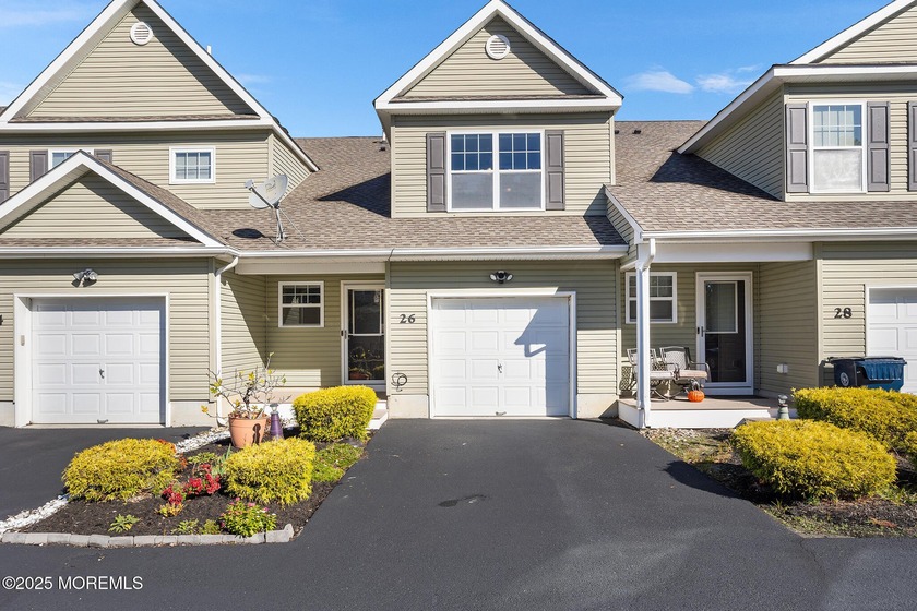 Welcome to easy living in desirable Lakeview Crossing! This - Beach Condo for sale in Toms River, New Jersey on Beachhouse.com