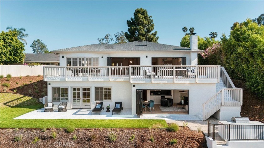 Exceptional Luxury Estate with Panoramic Views

Elegance and - Beach Home for sale in Rolling Hills Estates, California on Beachhouse.com