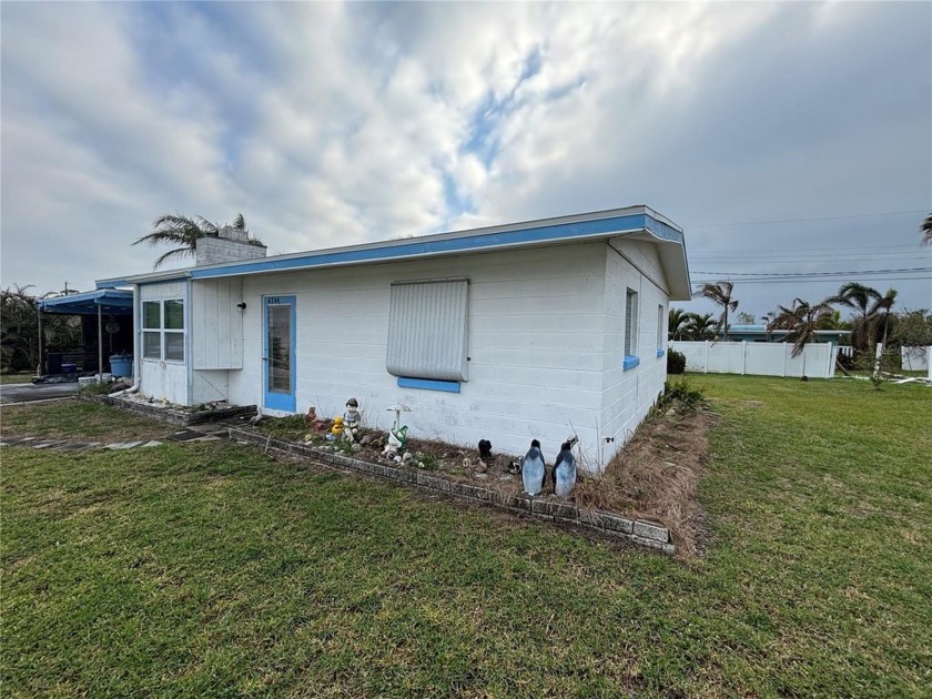 INVESTOR ALERT!!  LOCATION, LOCATION, LOCATION!!  Within 2 - Beach Home for sale in Venice, Florida on Beachhouse.com