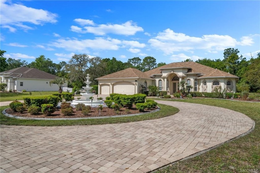 Spectacular golf course fully furnished luxurious pool home on 1 - Beach Home for sale in Homosassa, Florida on Beachhouse.com