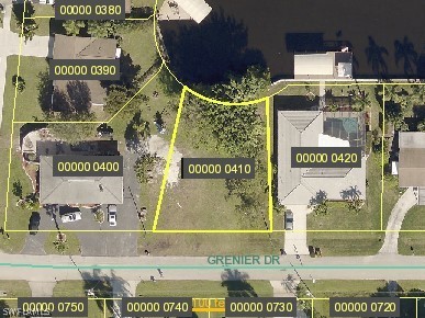 Build your dream home on one of the few lots left in the area - Beach Lot for sale in North Fort Myers, Florida on Beachhouse.com