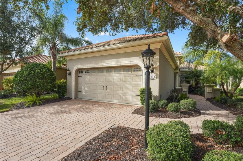 Welcome to the BEST PRICED POOL HOME in Country Club East at - Beach Home for sale in Lakewood Ranch, Florida on Beachhouse.com