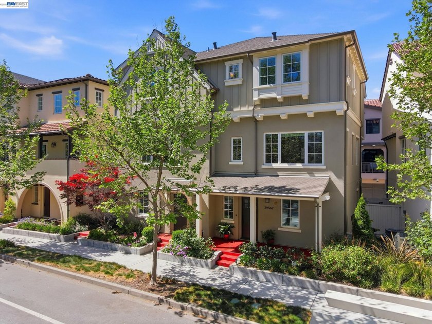 Newer Home!! Highly sought-after contemporary single family home - Beach Home for sale in Fremont, California on Beachhouse.com