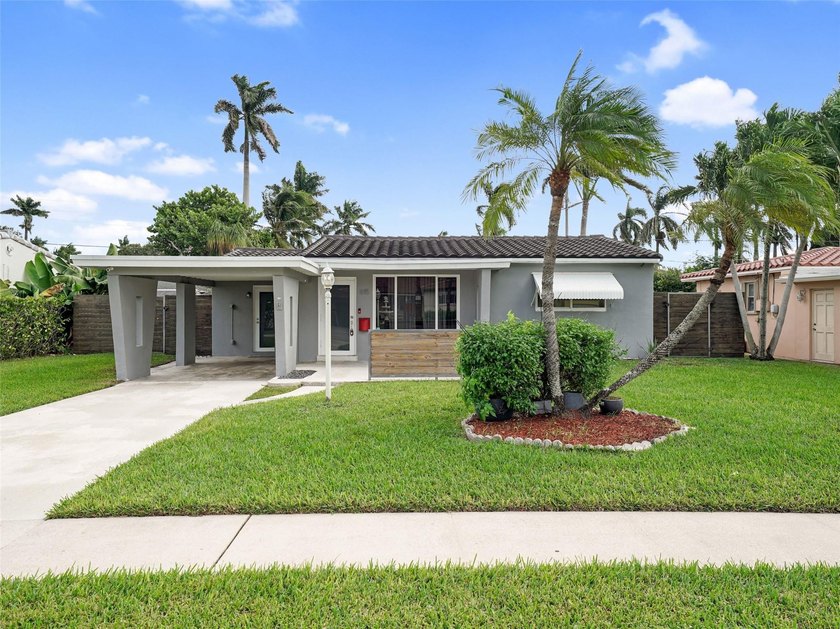 FULLY UPDATED! 2020 ROOF, 2021 AC, 2023 WATER HEATER, IMPACT - Beach Home for sale in Hollywood, Florida on Beachhouse.com