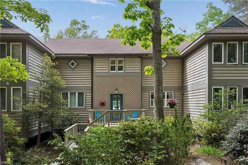 Step into this beautifully updated condo in Sturgeon Creek,where - Beach Condo for sale in Deltaville, Virginia on Beachhouse.com