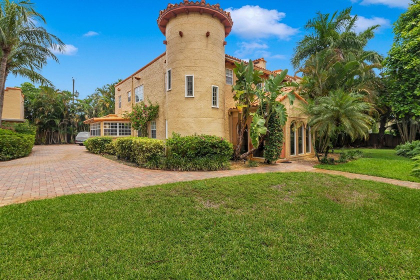 Magnificent 18,900 square foot property with a gated 1920's - Beach Lot for sale in West Palm Beach, Florida on Beachhouse.com