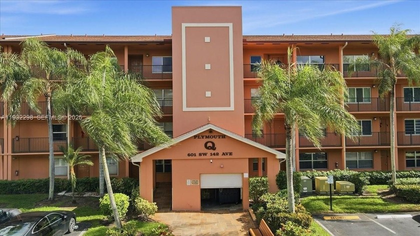 Welcome to the stunning 55 & older retirement community of - Beach Condo for sale in Pembroke Pines, Florida on Beachhouse.com