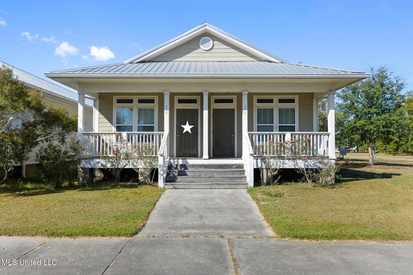 Charming and well-maintained, this 2-bedroom, 1-bathroom unit - Beach Home for sale in Bay Saint Louis, Mississippi on Beachhouse.com