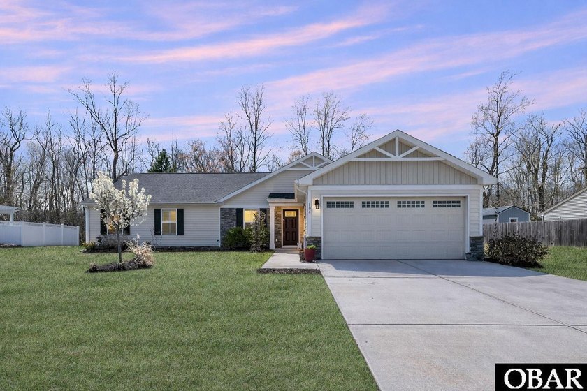Beautiful Move-in ready this Moyock, NC ranch-style home offers - Beach Home for sale in Moyock, North Carolina on Beachhouse.com