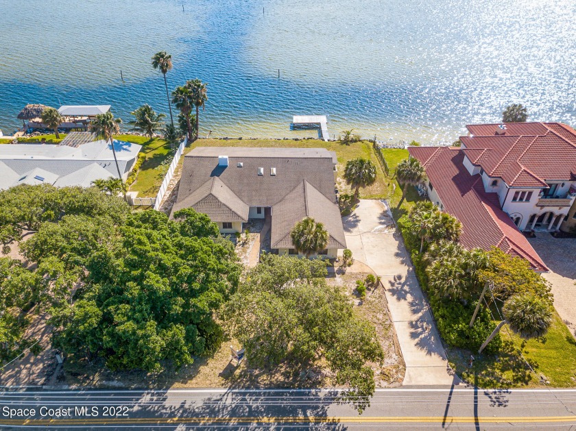 Over 116' of DEEP WATER BANANA RIVER frontage directly located - Beach Home for sale in Merritt Island, Florida on Beachhouse.com