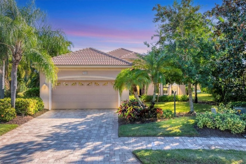 Under contract-accepting backup offers. Welcome Home to this - Beach Home for sale in Lakewood Ranch, Florida on Beachhouse.com