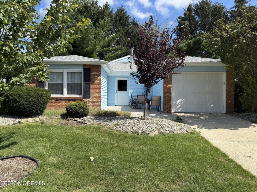 Welcome to Lions Head South! This beautifully rebuilt 2 bed, 2 - Beach Home for sale in Brick, New Jersey on Beachhouse.com
