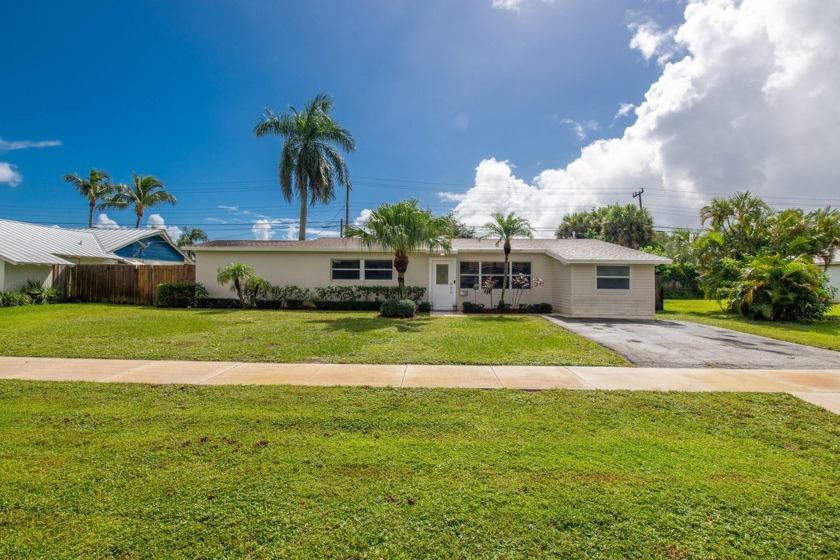 This CBS 3/2 ranch style home in the Villages of North Palm - Beach Home for sale in North Palm Beach, Florida on Beachhouse.com