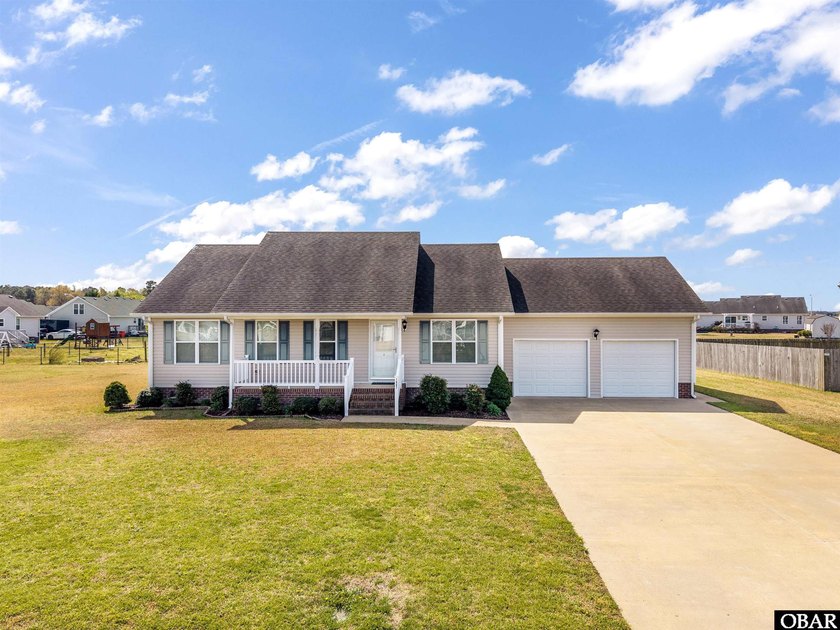 Tucked away in a quiet neighborhood just minutes from the Coast - Beach Home for sale in Elizabeth City, North Carolina on Beachhouse.com
