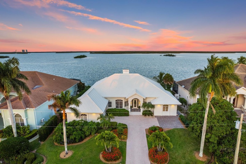 This luxurious 4-bed, 3-bath haven is nested on a quiet - Beach Home for sale in Marco Island, Florida on Beachhouse.com