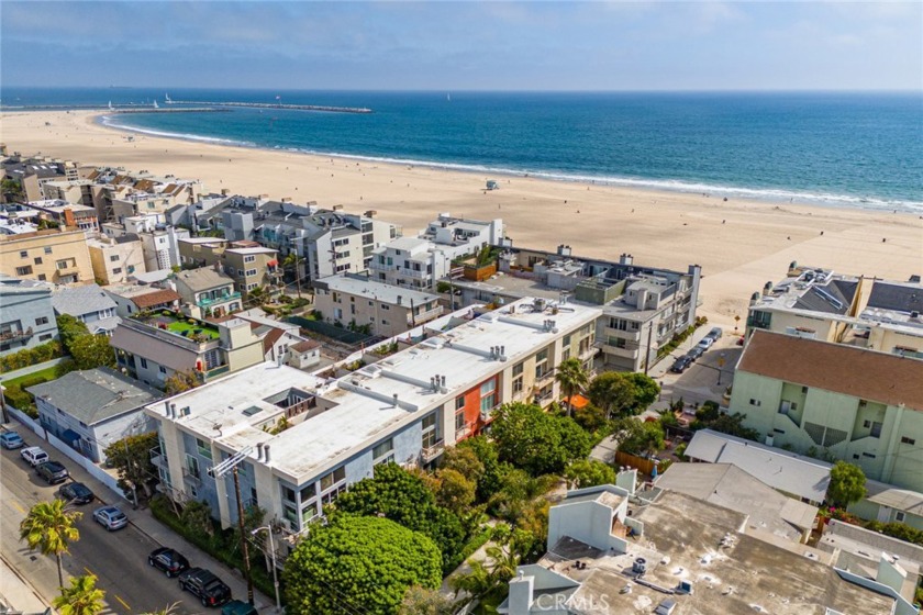 Here is a rare opportunity to live at the beach, listen to the - Beach Condo for sale in Marina Del Rey, California on Beachhouse.com