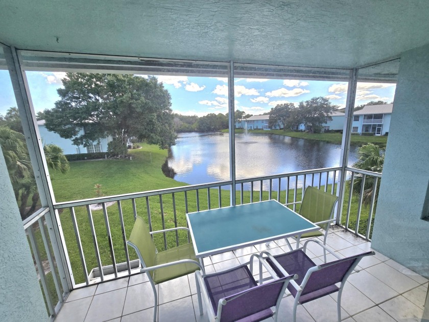 Come see this 2 bedroom, 2 bathroom condo with a beautiful lake - Beach Condo for sale in Port Saint Lucie, Florida on Beachhouse.com