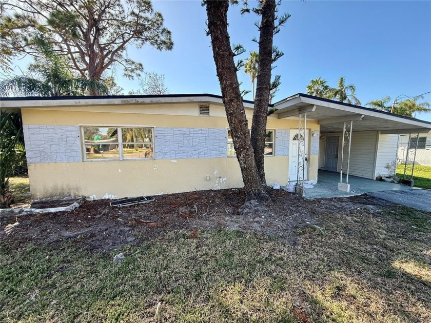 Investor Special in New Port Richey! This 3-bedroom, 1-bath home - Beach Home for sale in New Port Richey, Florida on Beachhouse.com