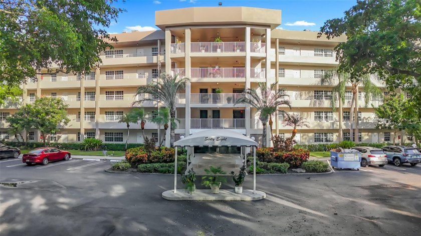 Look no further. This superb and spacious 3br - 2ba corner unit - Beach Condo for sale in Pompano Beach, Florida on Beachhouse.com