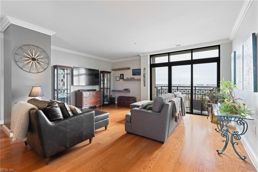 Experience luxury high-rise living in the heart of downtown - Beach Condo for sale in Norfolk, Virginia on Beachhouse.com