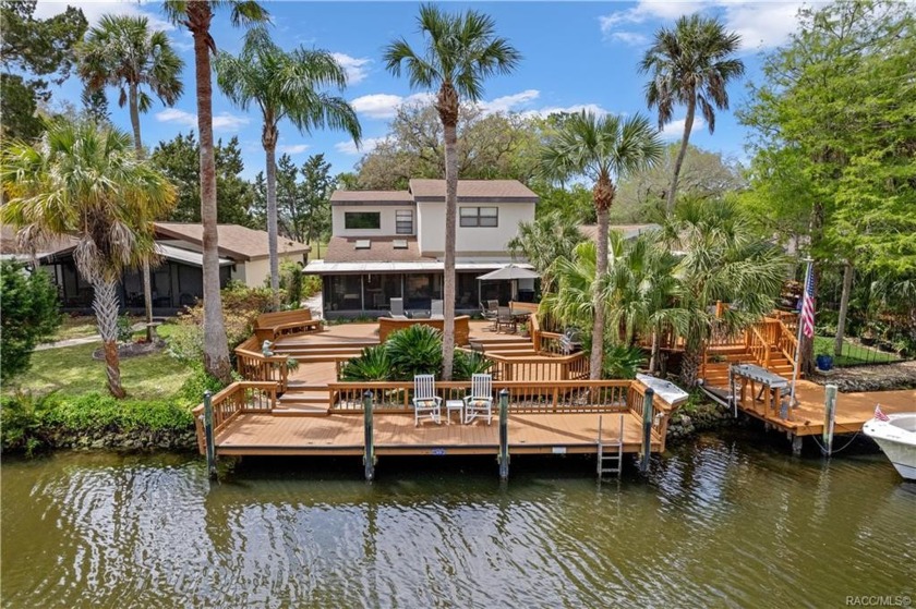 Live life to its fullest in this beautiful waterfront home - Beach Home for sale in Homosassa, Florida on Beachhouse.com