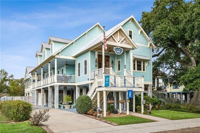 Steps from the lakefront in the heart of Old Mandeville, this - Beach Home for sale in Mandeville, Louisiana on Beachhouse.com