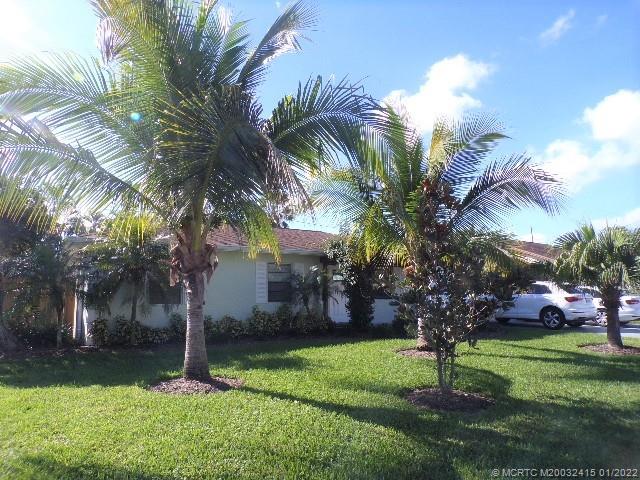 Fantastic opportunity to own a piece of paradise in the heart of - Beach Home for sale in Jensen Beach, Florida on Beachhouse.com