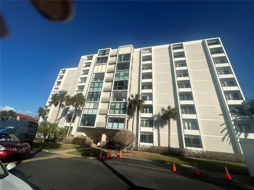 Spectacular waterfront and Clearwater Causeway views! Sparkling - Beach Condo for sale in Clearwater Beach, Florida on Beachhouse.com